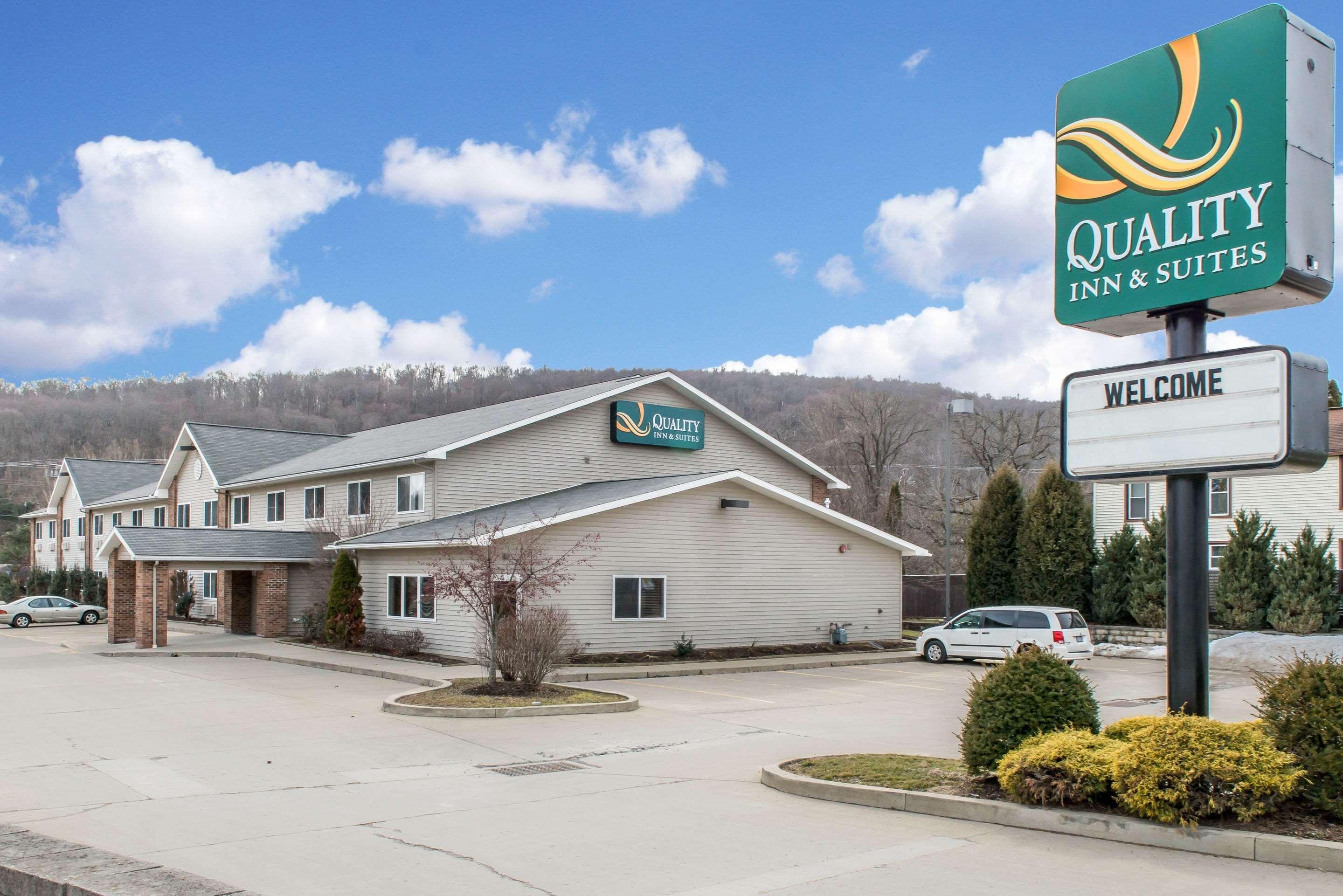 Quality Inn & Suites Titusville Exterior photo